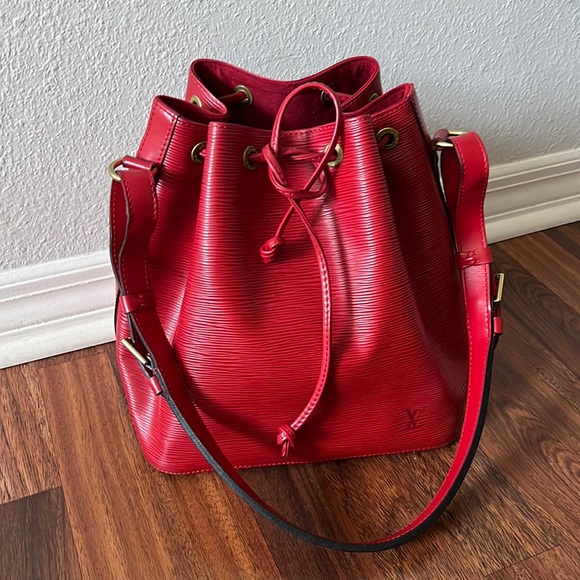 Louis Vuitton Handbags - LV EPI NOE